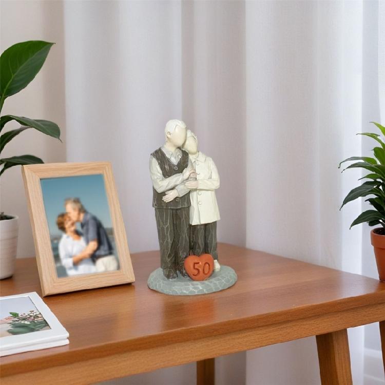 Romantics Loving Elderly Couple Figurine Resins Anniversary Statue Valentines Day Figures Gift for Parent Grandparents