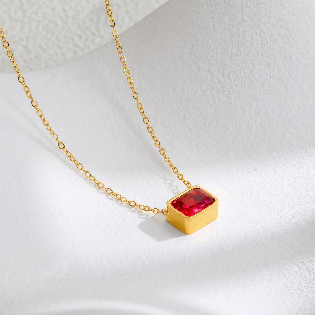 Niche Design Diamond Necklace Titanium Steel Plated 18K Gold Versatile Non-Fading Collarbone Chain