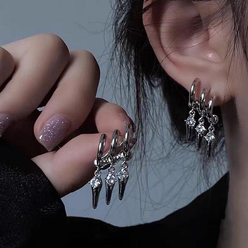 Cold wind silver needle sweet and cool flash diamond stud earrings, new personalized fringed temperament earrings