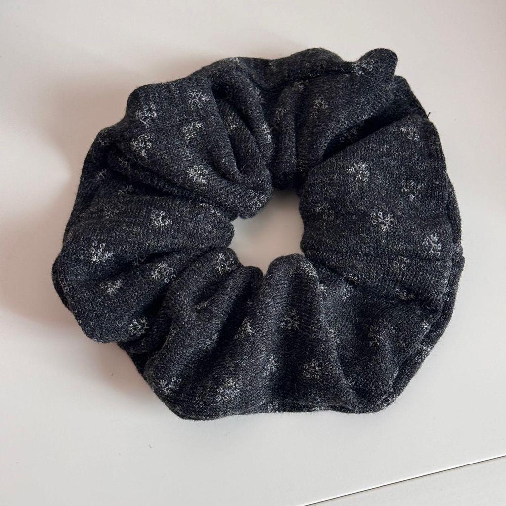 Blumen-Stoff-Stirnband mit Schwammkopf für Herbst/Winter - Elegantes Damen-Haaraccessoire