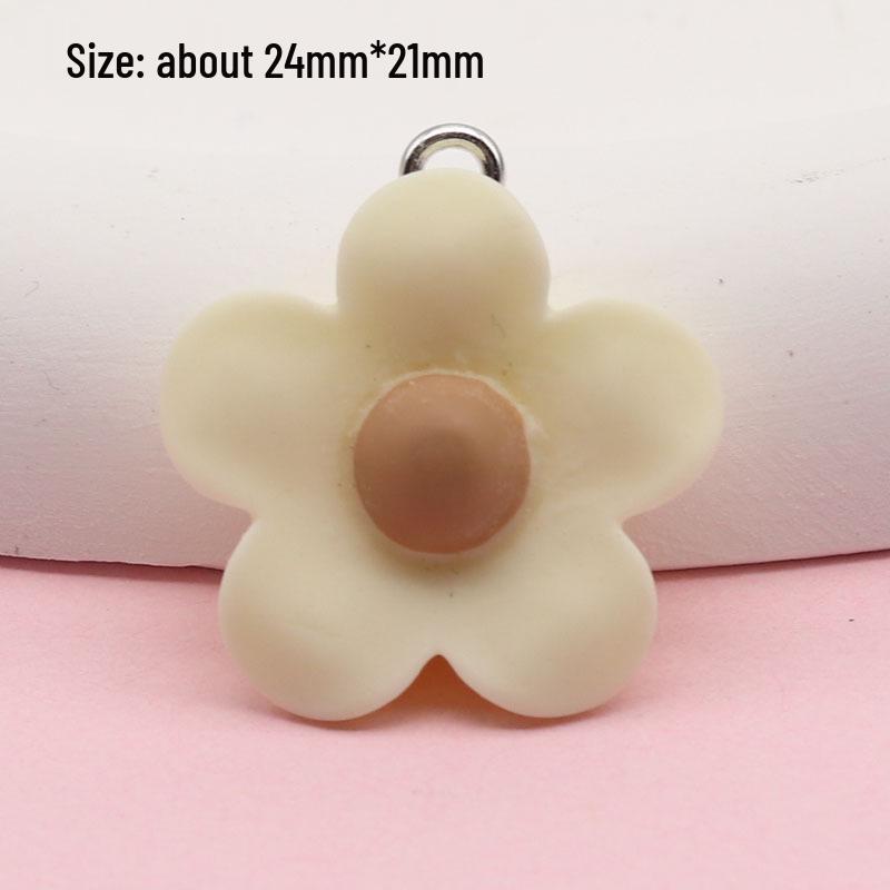 Fresh Cartoon Resin Sunflower Keychain Pendant - DIY Five-Petal Flower Ornament Accessory