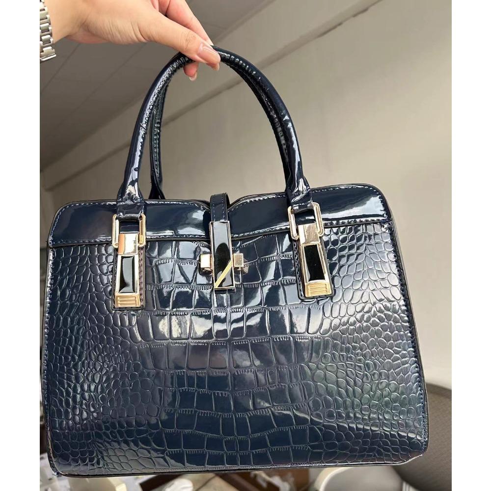 

New Autumn and Winter Fashion Shiny Leather Handbag with Large Capacity Crocodile Pattern Single Shoulder Crossbody Bag темно-синього кольору