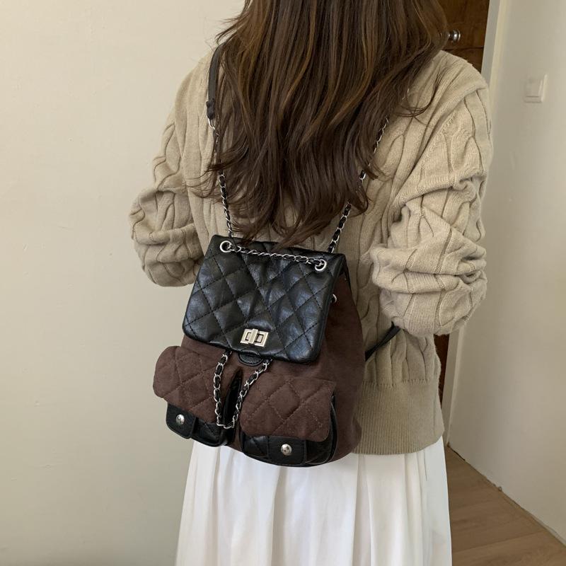 

Korean version of fashionable Xiaoxiangfeng rhombus chain bag women s bag 2025 new large-capacity backpack casual schoolbag кофейный