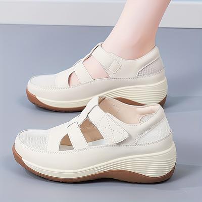 Sandales à Semelles Épaisses pour Femmes 2025 Nouvelle Arrivée Été Polyvalentes Fermeture Velcro Chaussures Perforées Semelle Souple Confortables Chaussures de Maman