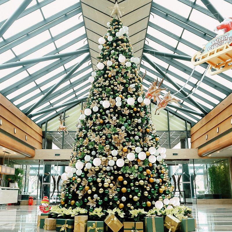 Large Luminous Christmas Tree Frame - 3 to 10 Meters for Hotels & Malls