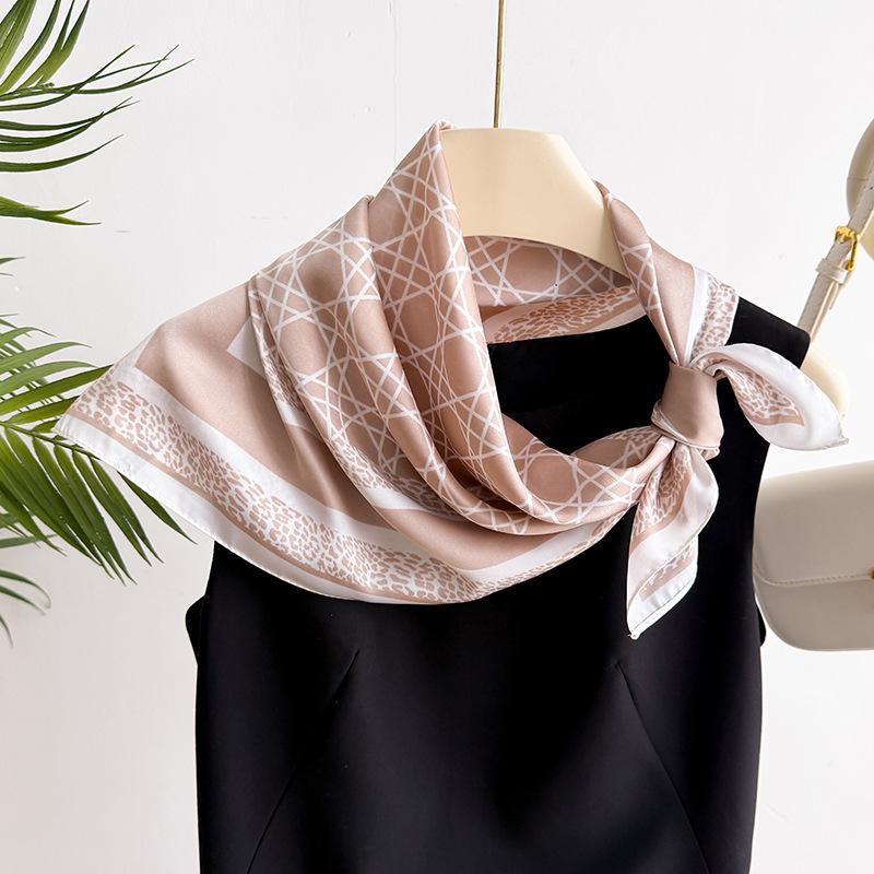 Leopard Print Scarf, Foreign Style Silk Scarf, Wind Square Scarf, Women'S Multi-Purpose Small Scarf Season 70X70Cm