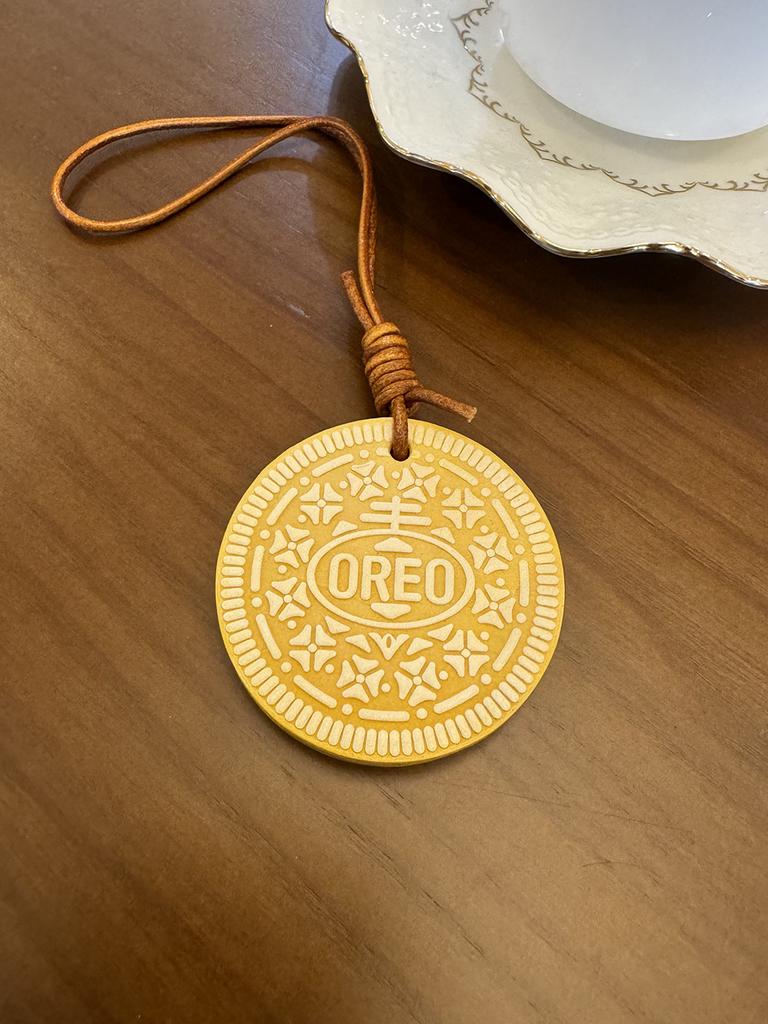 Handmade Oreo Chocolate Vegetable Tanned Cowhide Leather Hanging Accessories Hand Tents Car Keychains Pendants Gift Customization