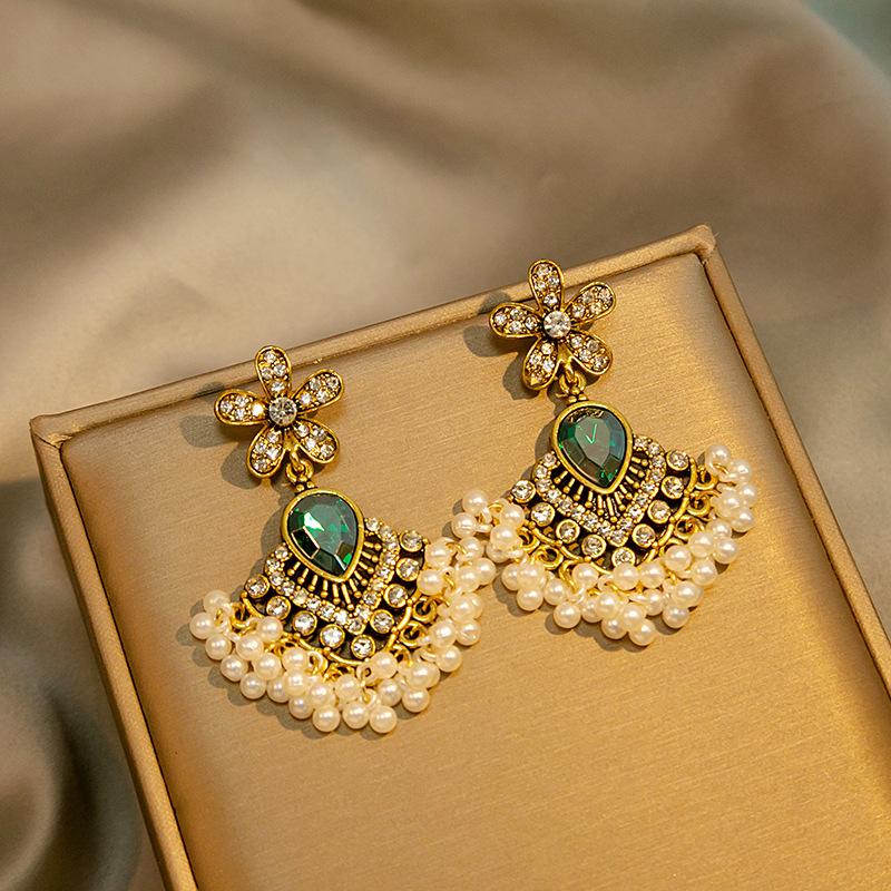 Fashion High-End Luxury Retro Temperament Literary Girl Flower Earrings Stud Earrings
