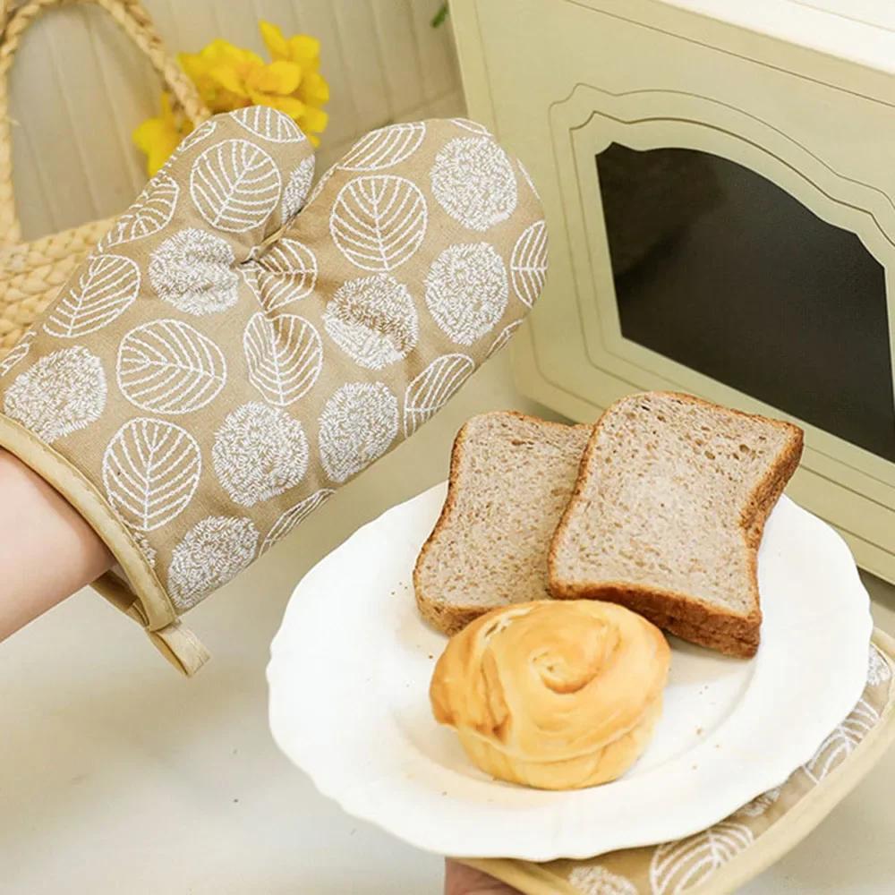 Oven Gloves 2Pcs Thick Heat Resistant Gloves Microwave Oven Gloves Anti-Scalding Printed Gloves Kitchen Baking