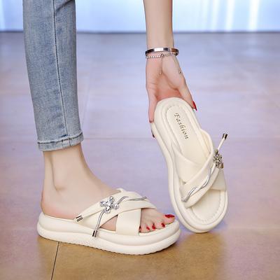 New Summer Outerwear with A Flat Bottom and Soft Sole for Comfortable and Versatile Outdoor Cooldown for Women