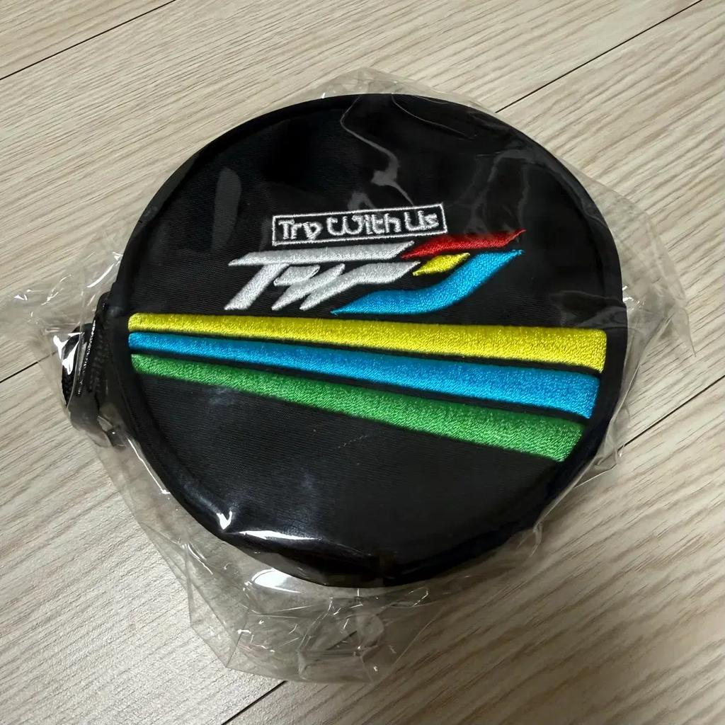 TWS Mini Pouch Unopened, Comes with 6 Pokémon