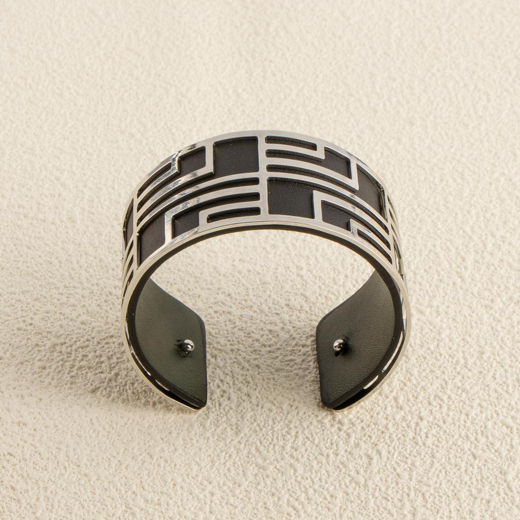 Georgette Luxury Line Shape Decoration Double Sided Interchangeable Leather Women's Fashion Jewelry Party Open Cuff Bracelet