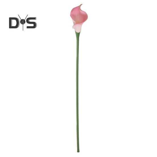 Nicht verblassende künstliche Pflanze. Auffälliger, ausgefallener, gekräuselter Calla-Simulator