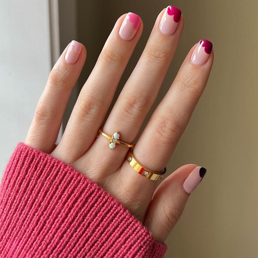 

2024 Trendy Handmade Heart French Tip Wearable Rectangle False Nails