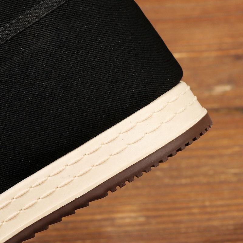 Men's Lightweight Winter Shoes with Fleece Lining, Thickening, and Tire Sole for Warmth; Large Size, Cotton Old Beijing Cloth Shoes.
