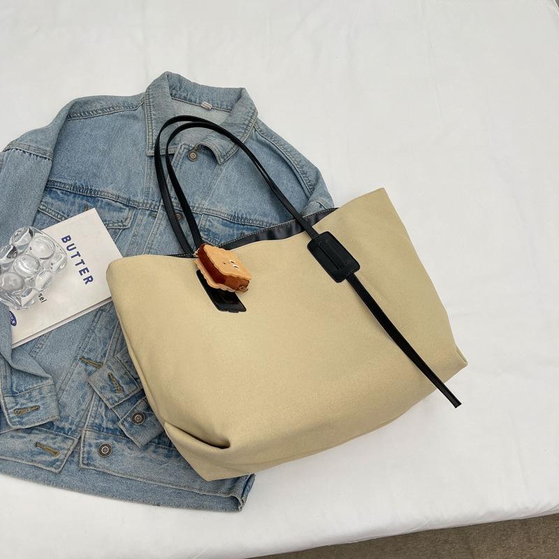 

Large capacity canvas bag women s fashion new trendy niche fashion underarm bag commuter special bag shoulder handbag single pack хакі