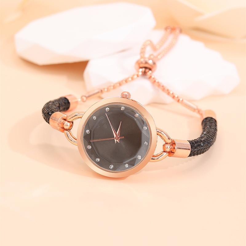 5PCS Fashion Personalized Women's Gold Diamond Band Pointer Quartz Watch Heart Shaped Female Pendant Necklace Bracelet Earnail Jewelry Set