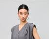 High end V-neck single breasted short sleeveless shirt for women in the summer of 2026, with a minimalist and stylish commuting style