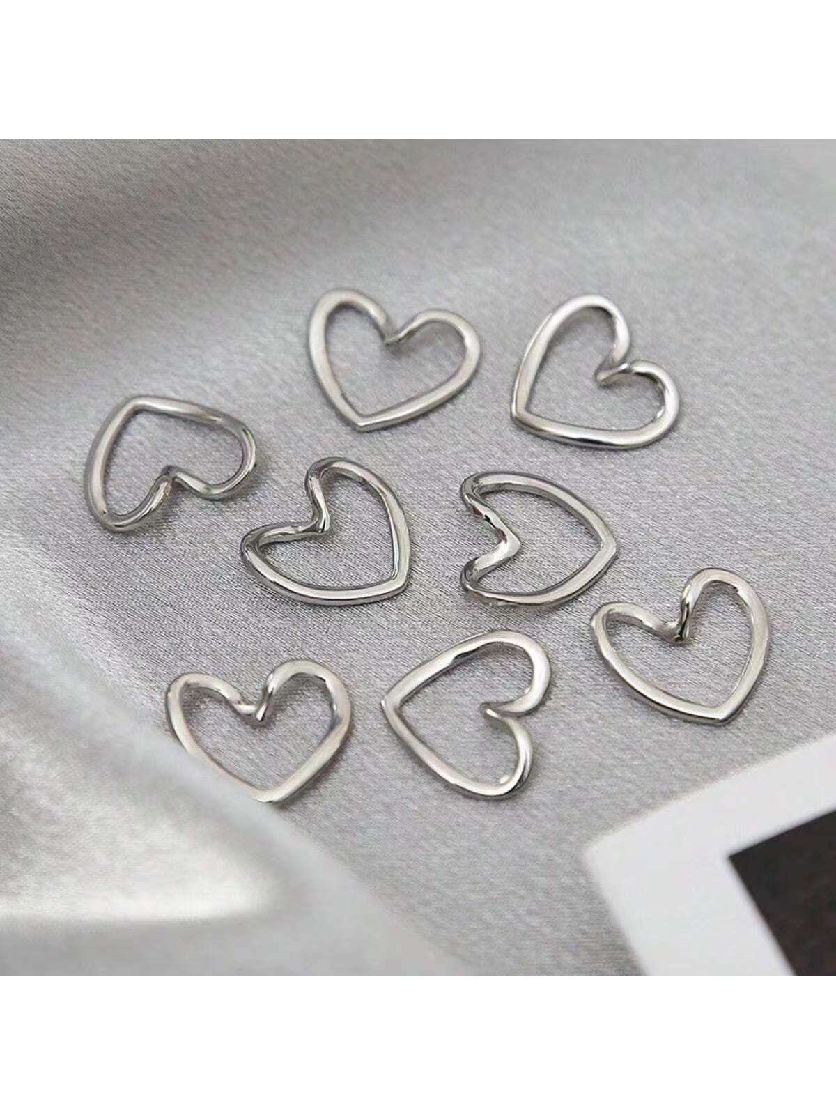 Elegant Hollow Heart Pendant Necklace - Simple & Versatile Design for Women