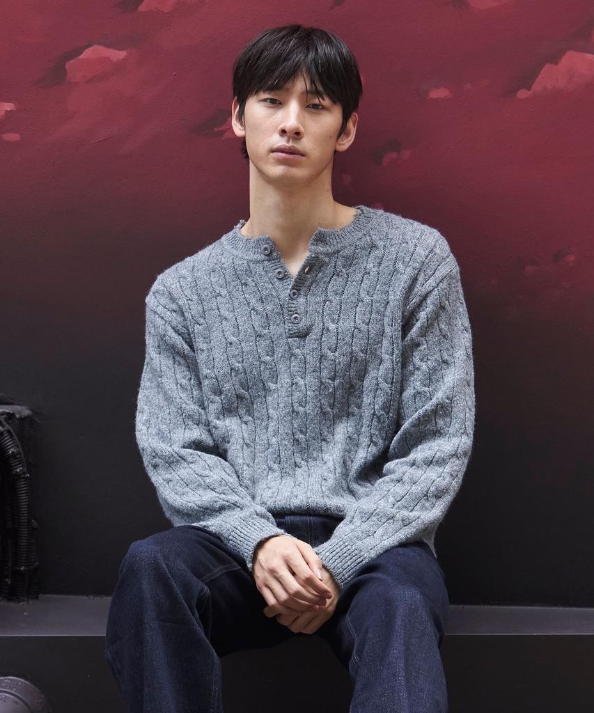 SENTAIR Damaged Cable Henley Neck Knit_Gray