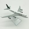 1/400 Thai Star Alliance Airways B747 Diecast Metal Alloy Airplane Model Plane With Landing Gear Aviation Model Desktop Display