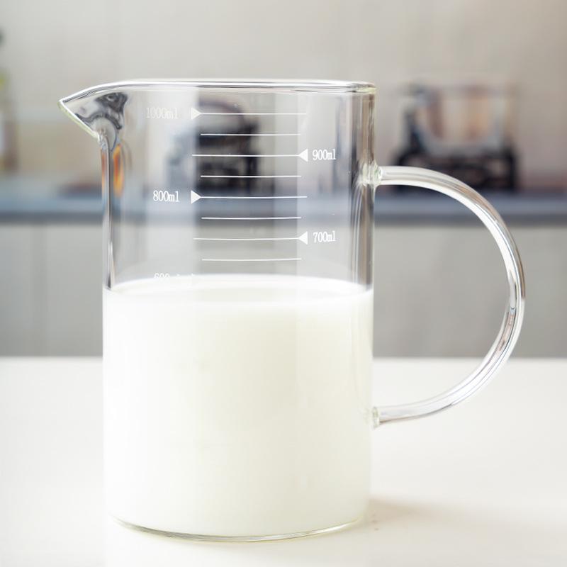 Heat-Resistant Borosilicate Glass Measuring Cup with Scale