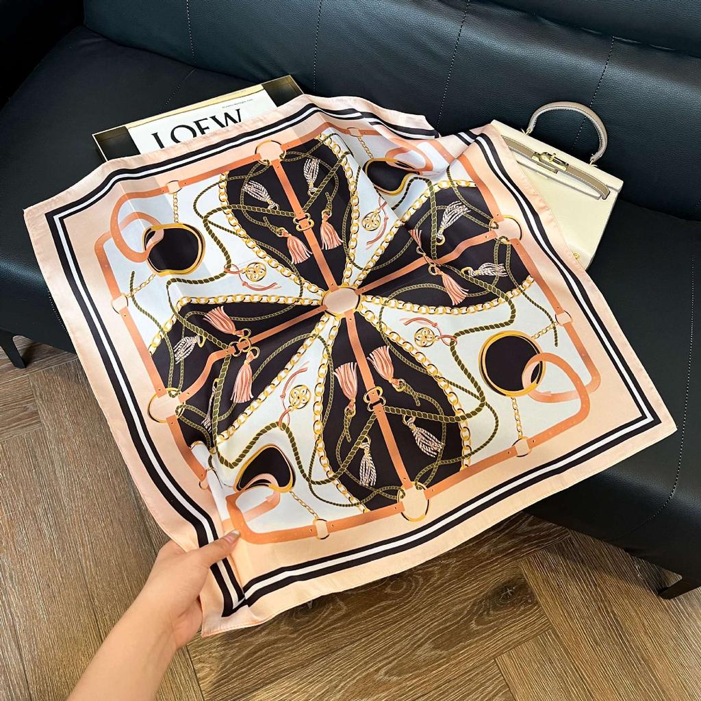 Simulated silk women's small square scarf, Korean cashew nut leopard print small silk scarf, headscarf, four-season scarf, professional scarf.