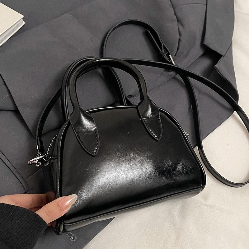 Korean Spring and Summer Popular High-end Portable Boston Bag Fashionable Versatile Foreign Style Sweet Wind Simple Messenger Bag Women