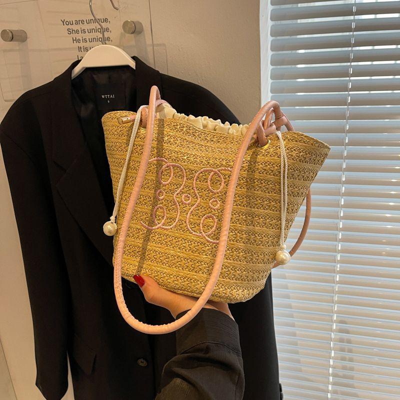 

Mori straw woven bag women s 2025 new trendy fashion texture niche underarm bag woven bag retro tote bag розовый