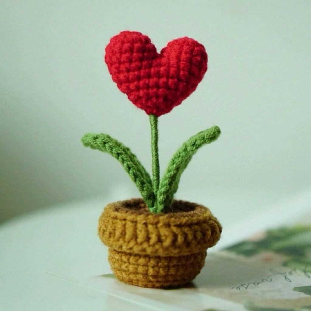 1pc Heart Shaped Potted Plant, Romantic Handmade Knit Imitation Flower Pot, Home Decorative Mini Ornament, Weaver Knitted Thread Crochet