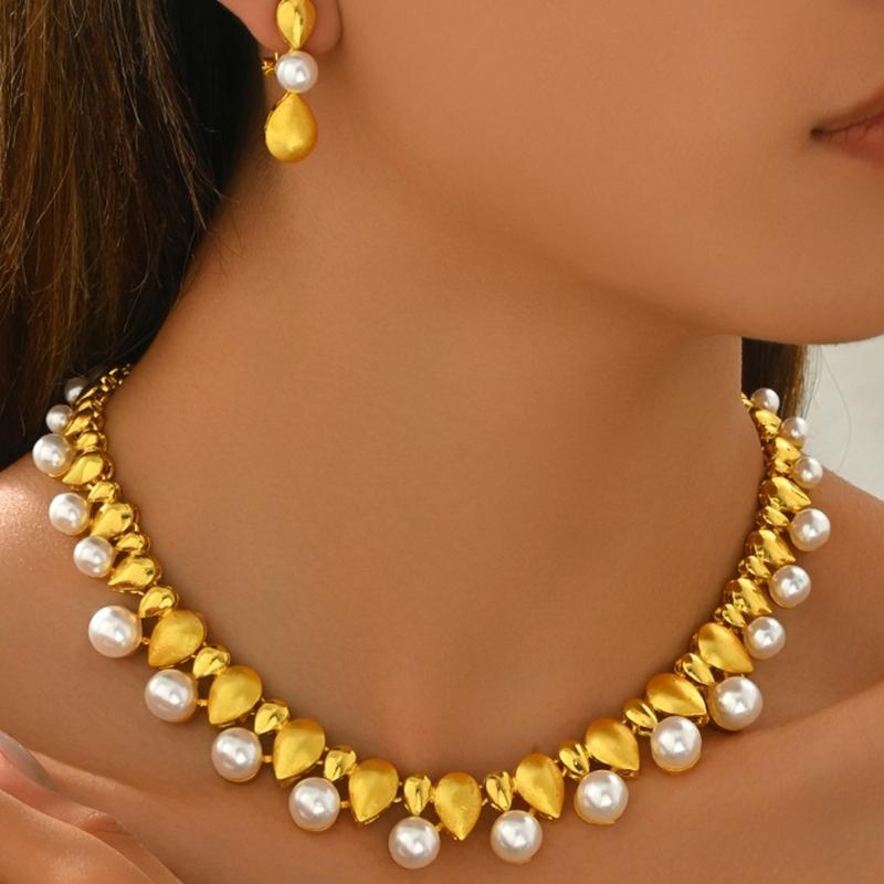 Fashionable Pearls And Metal Jewelry Collection Four Pieces Set Portable Designs Ornament for Multiple Occasions
