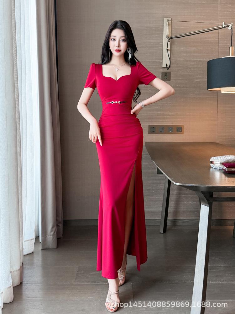 Elegant Slimming Evening Gown with Pleated Waist and Slit Hem for Company Annual Party
