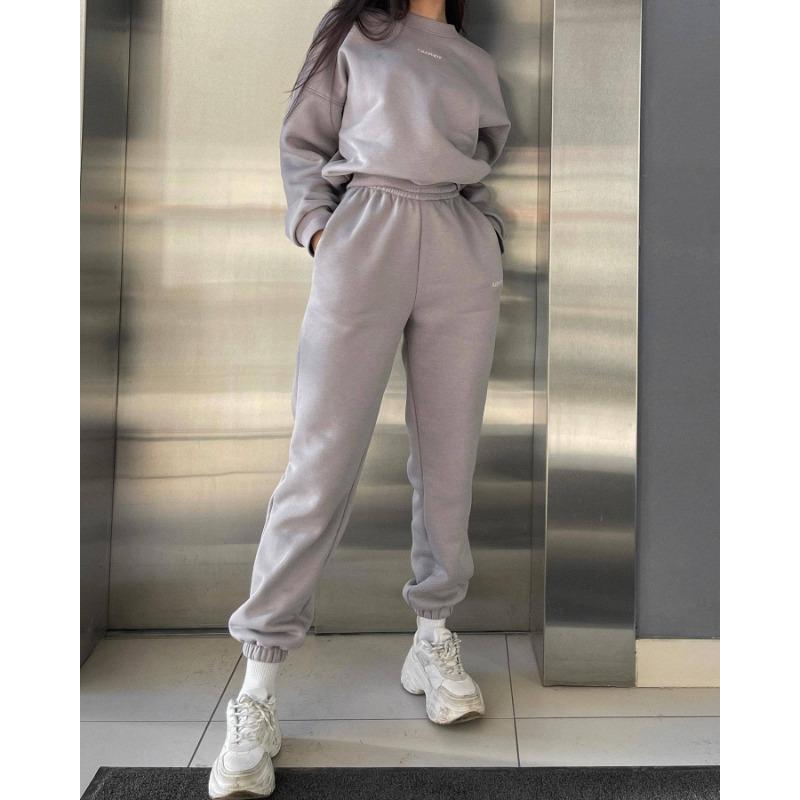 Slim Fit Casual Sports Two-piece Set Women's Clothing Fashionable Long-sleeved Sports Outfit