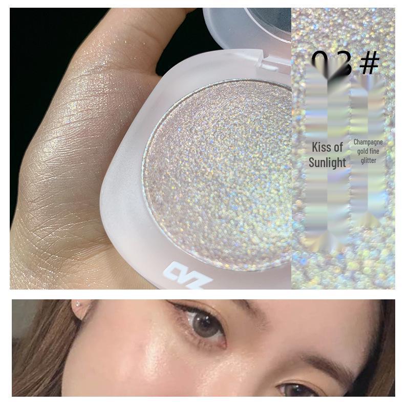 Poudre Illuminatrice CVZ Galaxy Shimmer: Bronzer Nacré Tridimensionnel pour un Éclaircissement Naturel.
