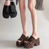 Sandali con zeppa stampa leopardo da donna, nuovi per primavera ed estate, da indossare all'aperto, con plateau plissettato, antiscivolo, tacco alto, freschi, striscianti