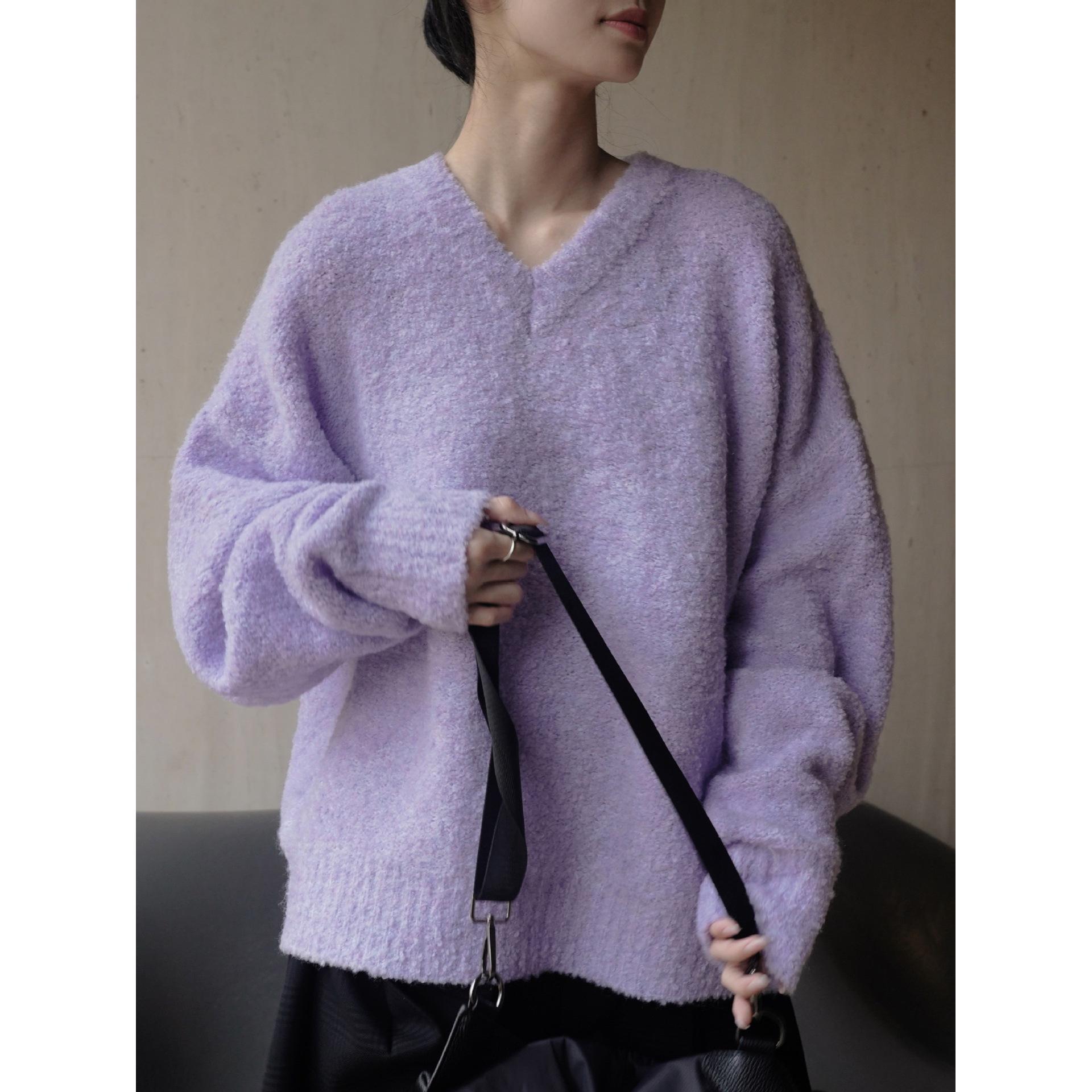 

Louvre Уютный коричневый свитер с V-образным вырезом: Мягкий, свободный силуэт, идеально подходит для зимы One Size фиолетовый