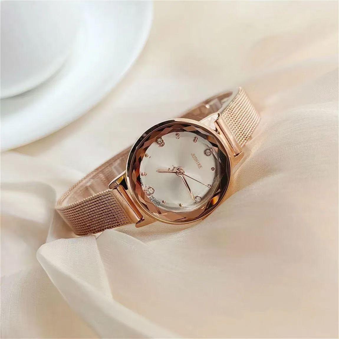 

Женские часы Студенческие Простые Модные Тренд Корейская Версия Нишевые Легкая Роскошь Темперамент Универсальные Кварцевые Часы