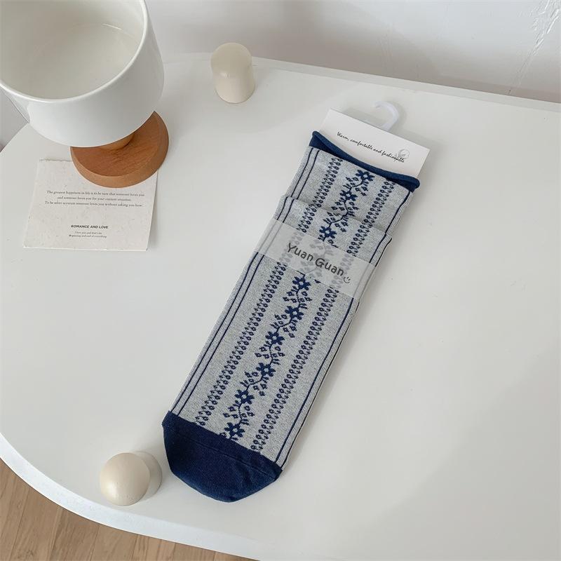 Female Spring and Summer Thin Small Literature Retro Flower Roll Edge Breathable Boneless In The Tube Pile Socks