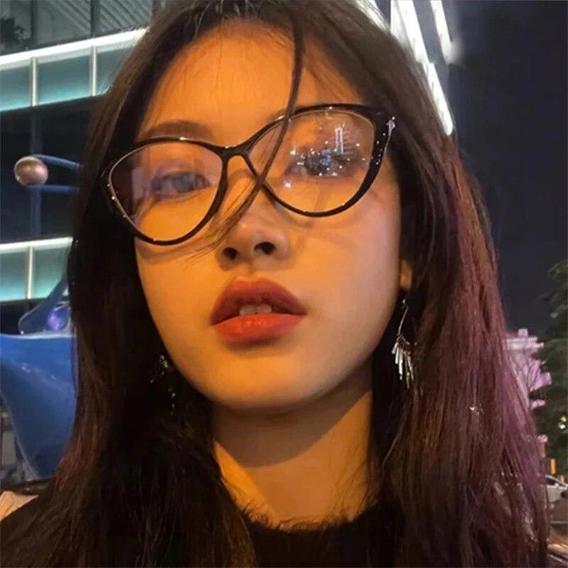 Fashion Retro Cat Eye Frame Anti Blue Light Glasses Women Small Triangle Eyeglasses Eye Protection Spectacles