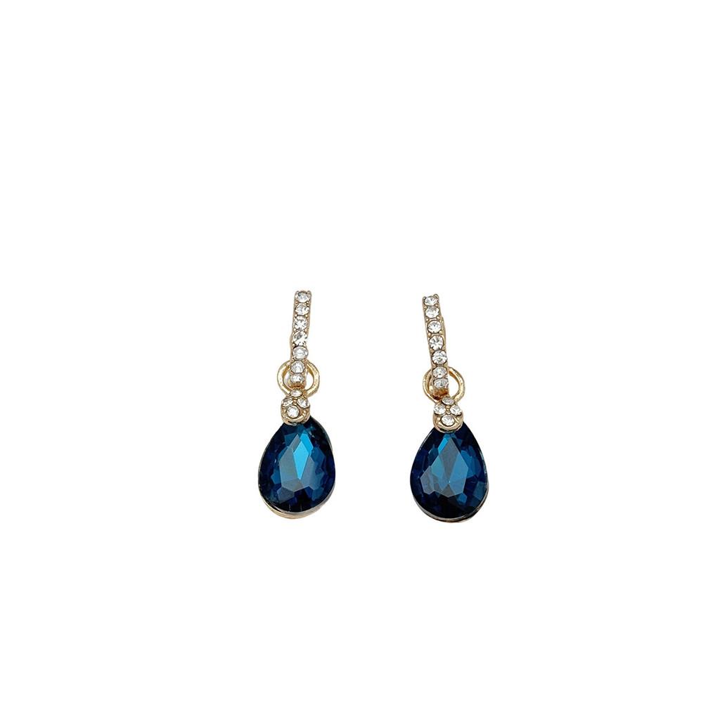 

Drop Water Natural Earrings For Women With Alloy Material And Elegant Design