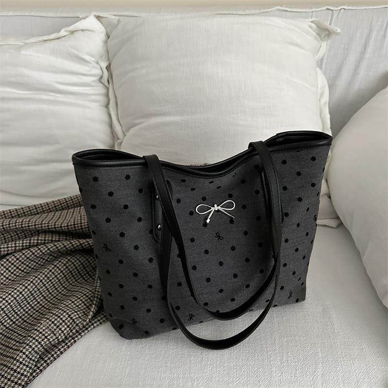 

Trendy Autumn Canvas Tote Handbag With Heart And Bow Designs For Everyday Use Bow