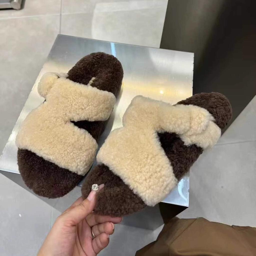 European products 2025 autumn and winter new sheepskin and fur integrated flat-bottomed wool slippers women wear lamb wool warm slippers tide
