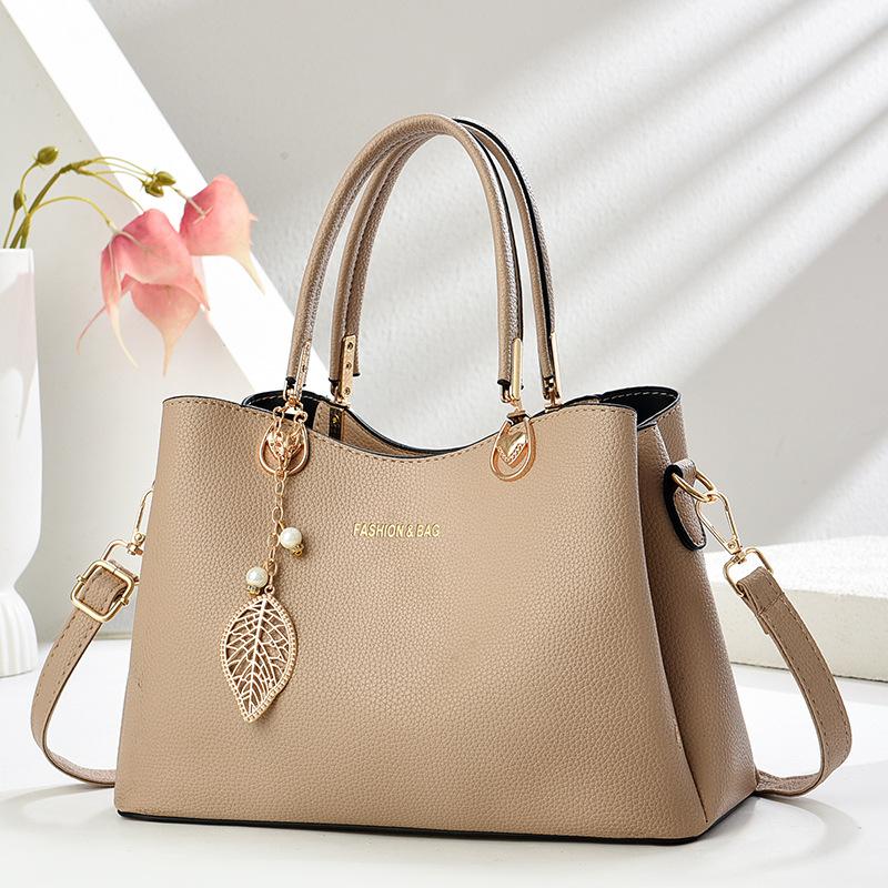 Fashionable Large Capacity Women's Shoulder Bag 2025 New Style Trendy Womens Handbag Designer Crossbody Single Tote Bag women