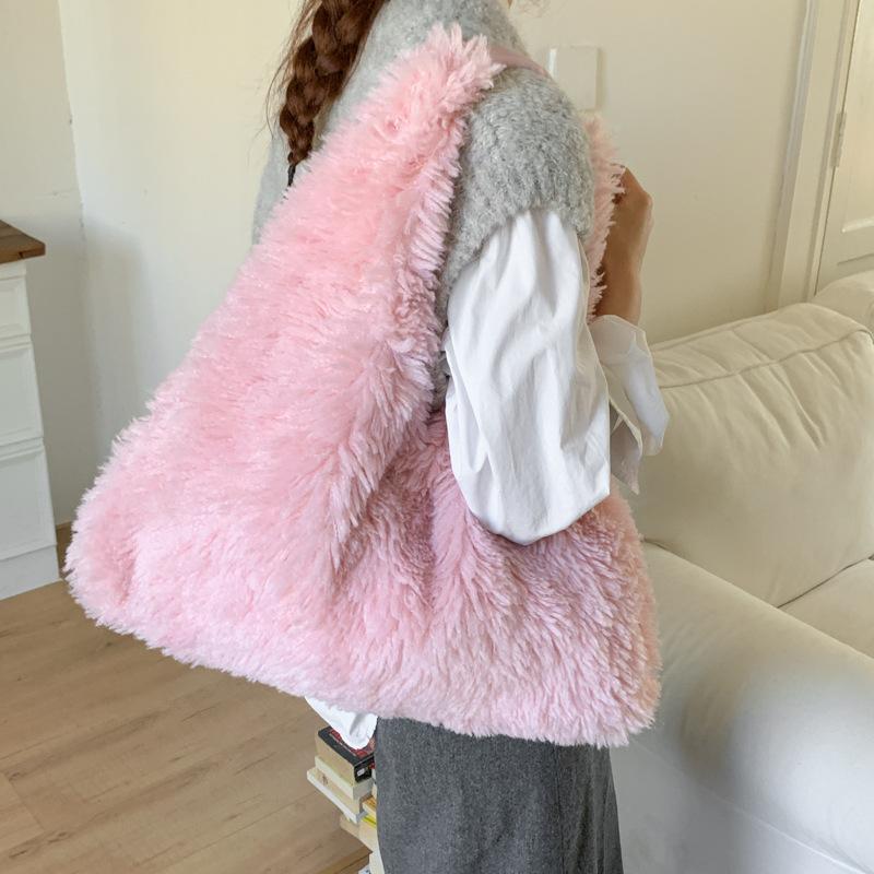 Autumn and winter new large-capacity plush bag women's versatile solid color shoulder bag commuter bag