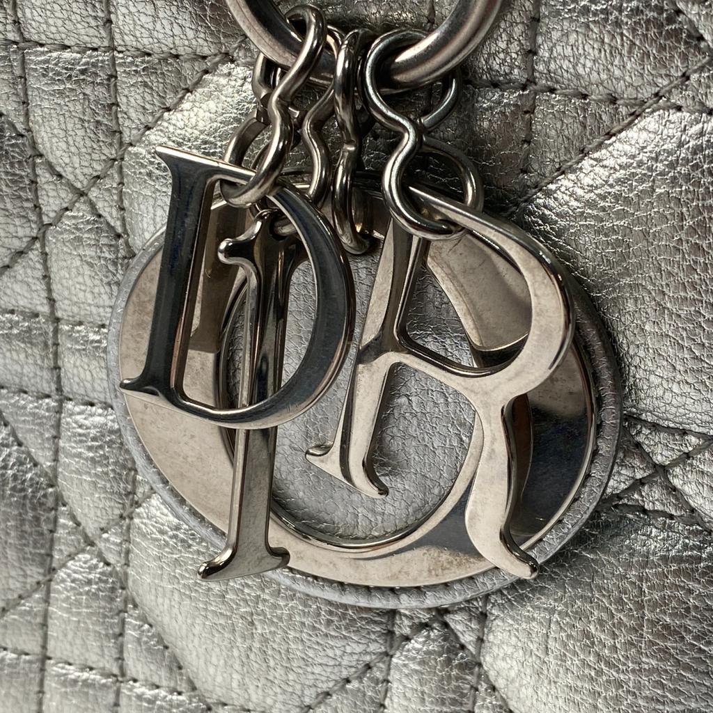 Gebrauchte Christian Dior Schultertasche Silber Leder Damen