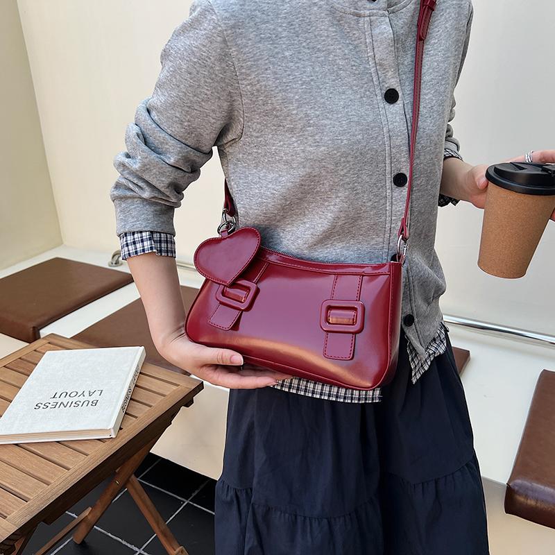 French Style Underarm Single Shoulder Bag Accessory Cute Heart Handbag Solid Pu Leather Lady Bag Small Half Moon Crossbody Bag
