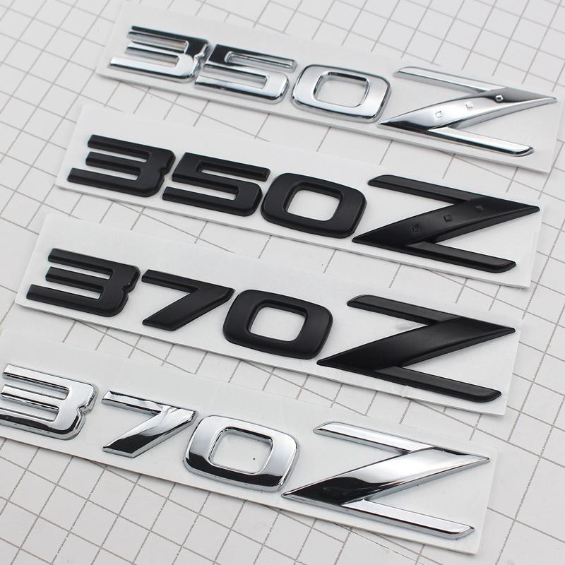 350Z Metallkarosserie 370Z Heckkiste mit Z Heckkisten-Logo gekennzeichnet, und Z 350Z Modifikation an der Seitentür angebracht