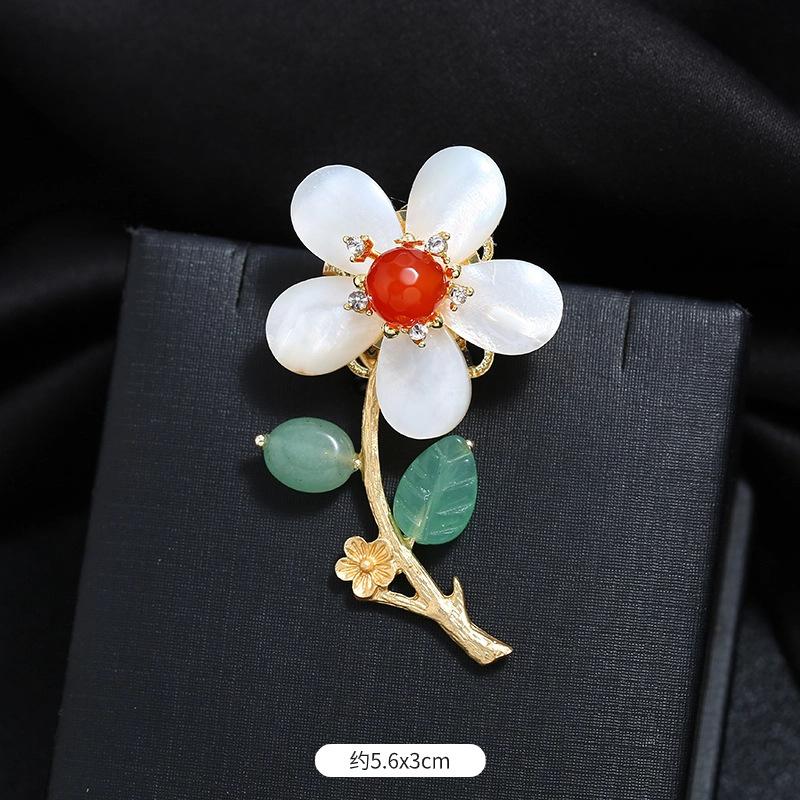 Original Heavy Handmade Natural Crystal Shell Corsage Women's Luxury Atmosphere Retro Elegant Brooch Jacket Coat Accessories