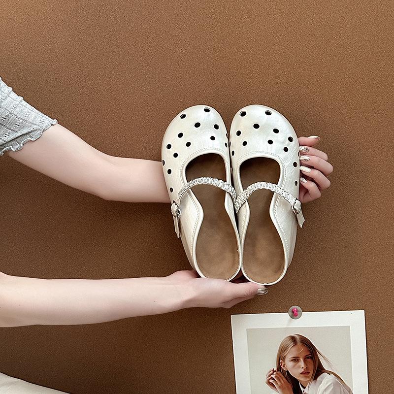 Rhinestone fairy skirt bag head sandals summer fashion wear niche design sense hollow buckle empty single shoes