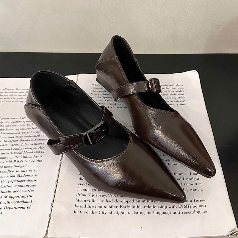 Shallow Autumn Metal Buckle Versatile 2025 Pointed Flat Bottom Women's Shoes Xiaoxiang New Soft Mary Jane Single Shoes Women's Leather